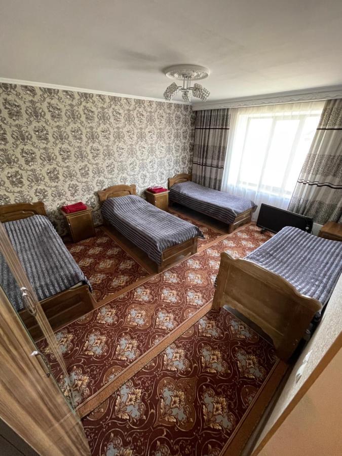 Guest House Eles Karakol Ngoại thất bức ảnh