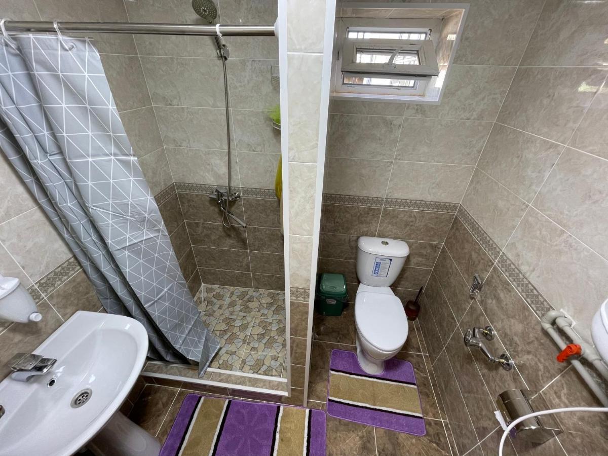 Guest House Eles Karakol Ngoại thất bức ảnh
